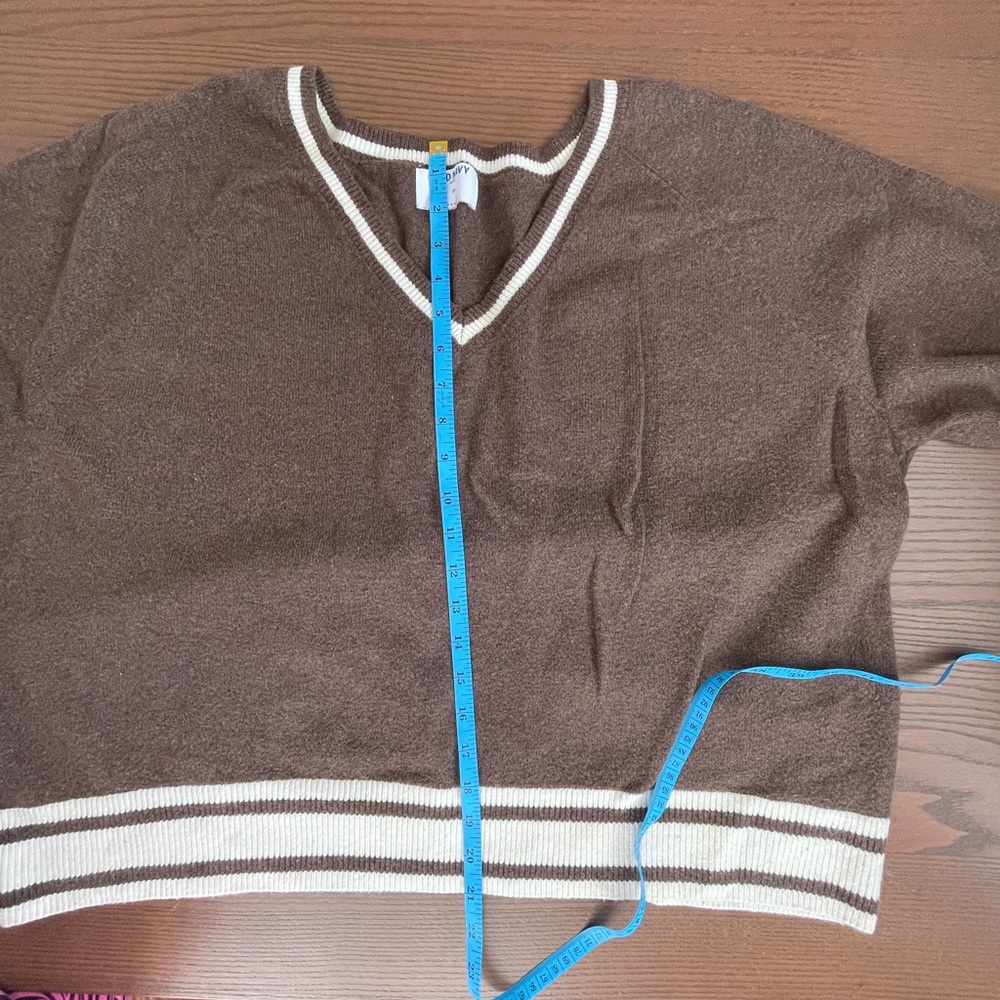 Old Navy SoSoft Loose V-Neck Sweater - Feels Like Cashmere - Warm - Plus Size - Picture 5 of 10